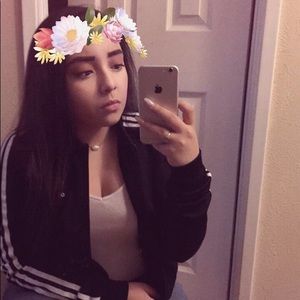 Meet your Posher, Acela